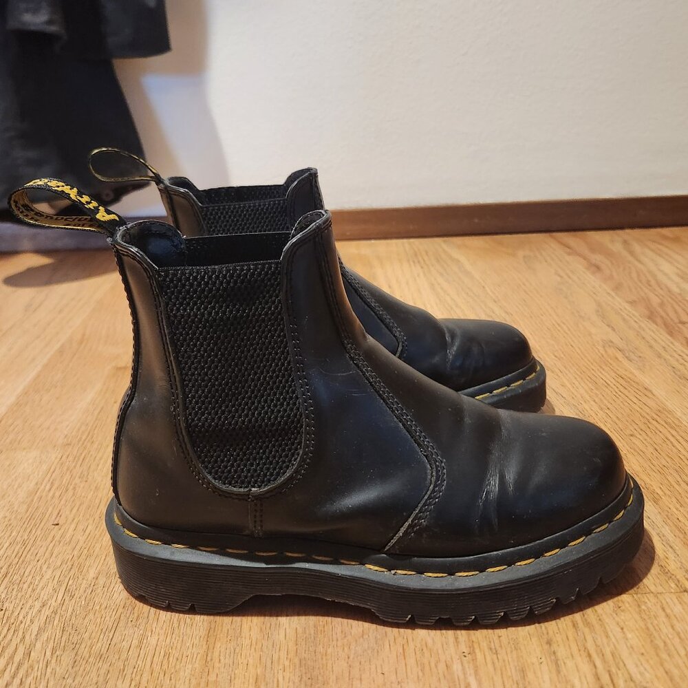 Dr. Martens Black Chelsea Boots women's sz 6